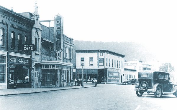 Delft Theatre - Old Shot Of Delft From Postcard (newer photo)
